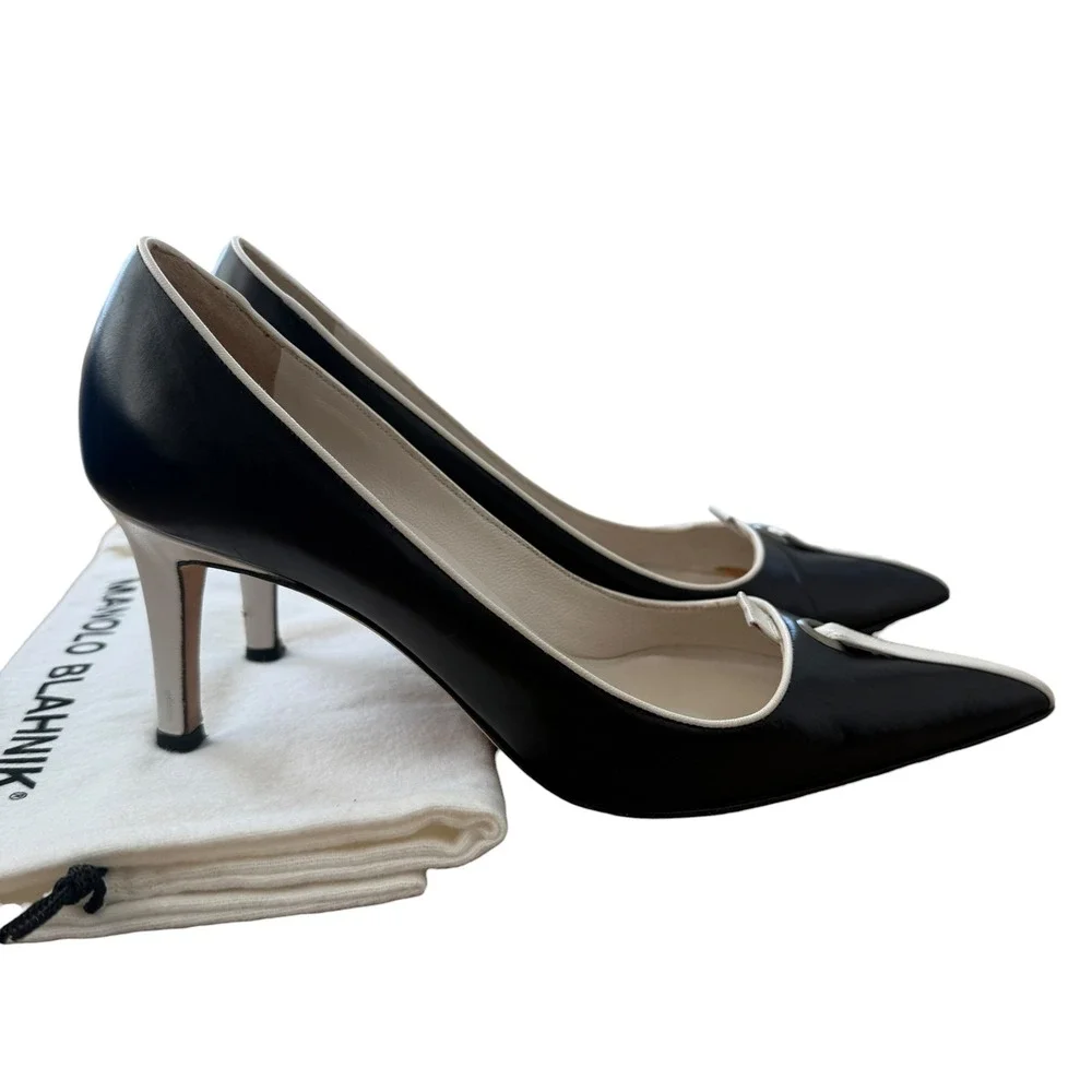 Manolo Blahnik Pointed Toe Pumps Leather Eyelet Detail 36 Black White Y2K
